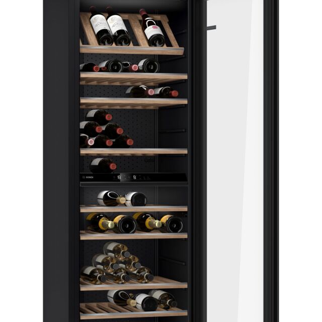 Bosch KWK36ABGAG 186X60 wine cabinet with reversible glass door, UV filter protection, 38dB, dual zo
