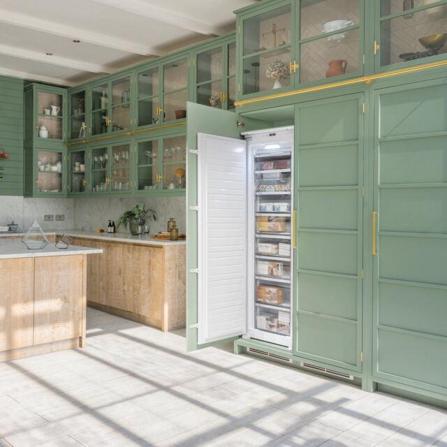 Caple RIF1796 Caple Built In Frost Free Freezer