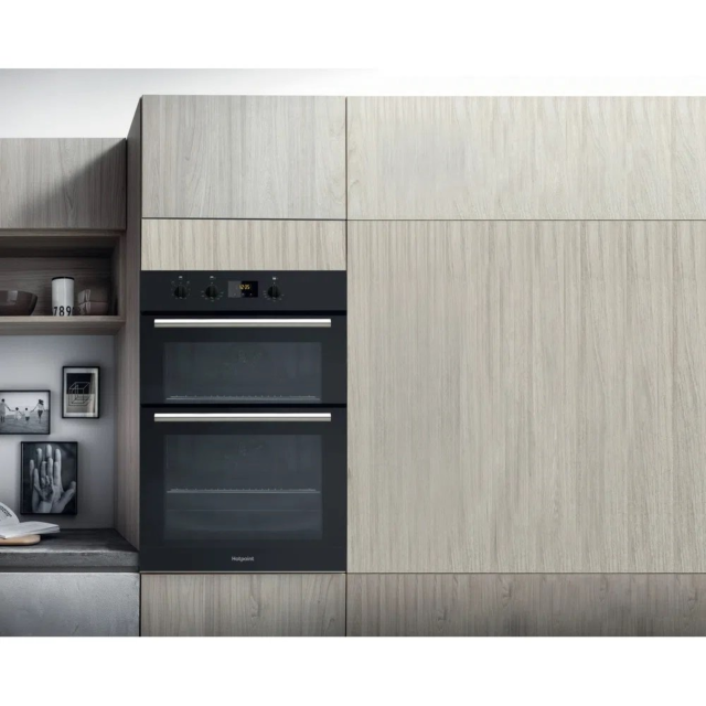 Hotpoint DD2540BL Built-In Double Electric Oven