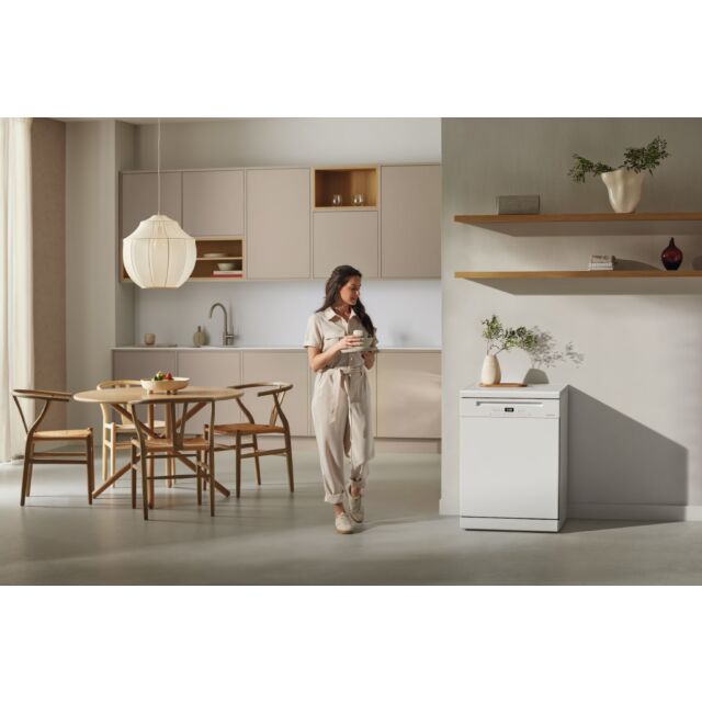 Miele G5310 SC WH Active Plus Freestanding Dishwasher