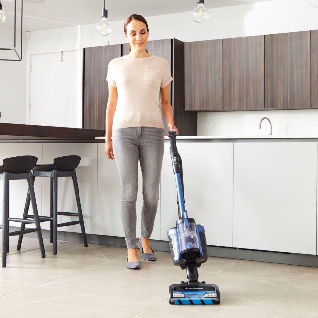 Shark ICZ300UKT Anti Hair Wrap Cordless Upright Vacuum Cleaner with PowerFins Powered Lift-Away & Tr