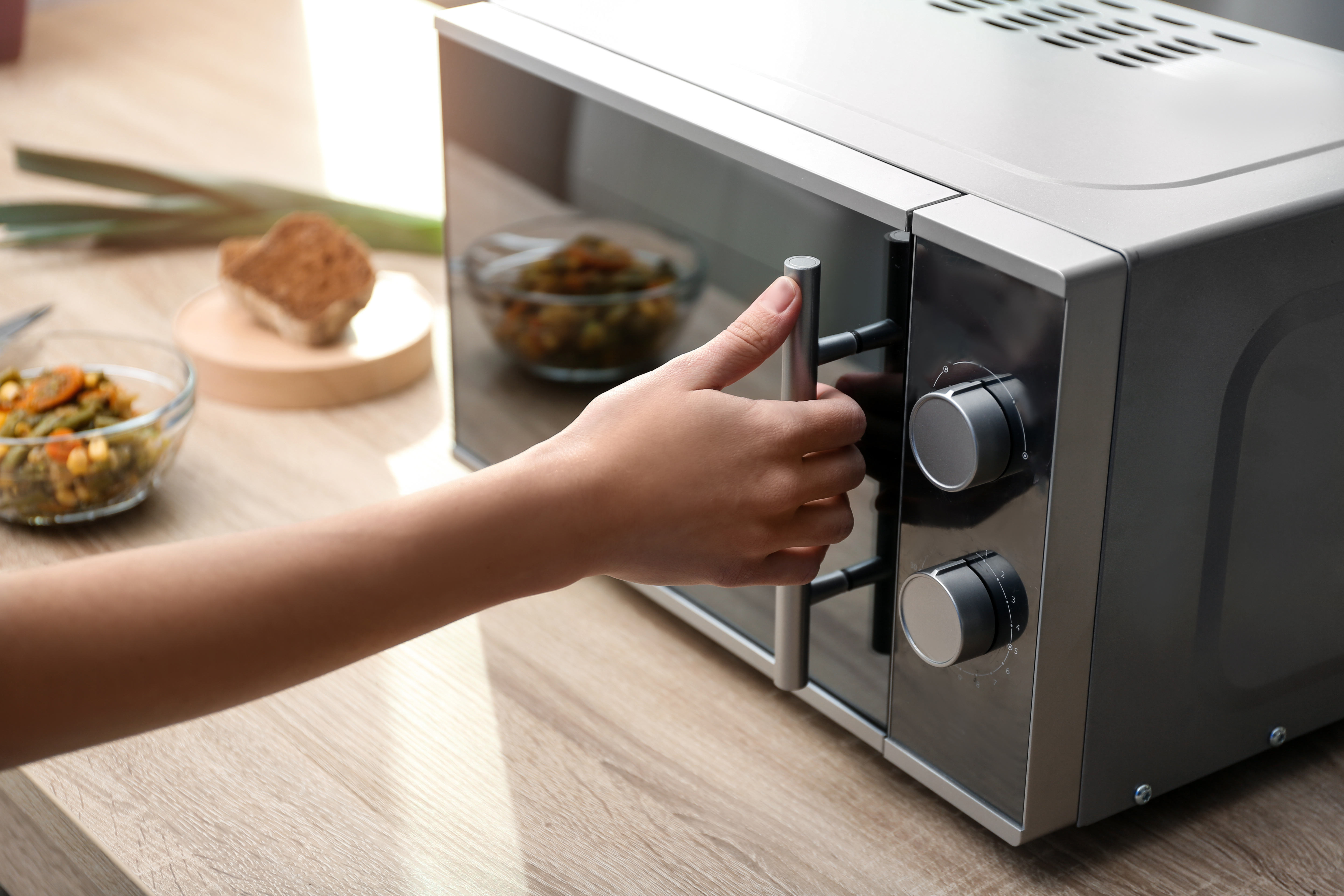 Choosing the Right Microwave: Why It’s Worth the Time, Money and Effort